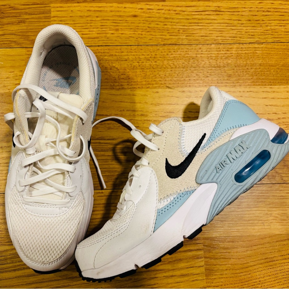 SLIGHTLY USED- Nike Women's Sneaker, White Black Summit White Ocean Bliss- Sz 8